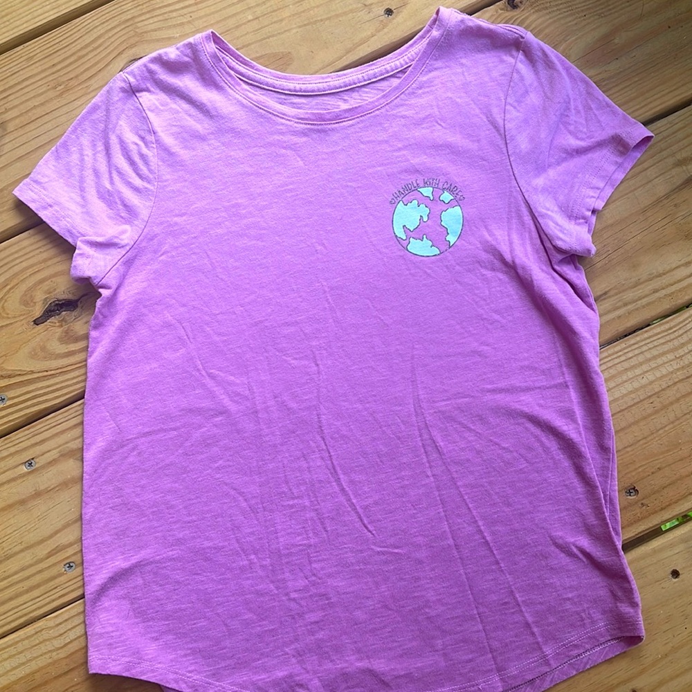 Favorite graphic tee | L 10/12